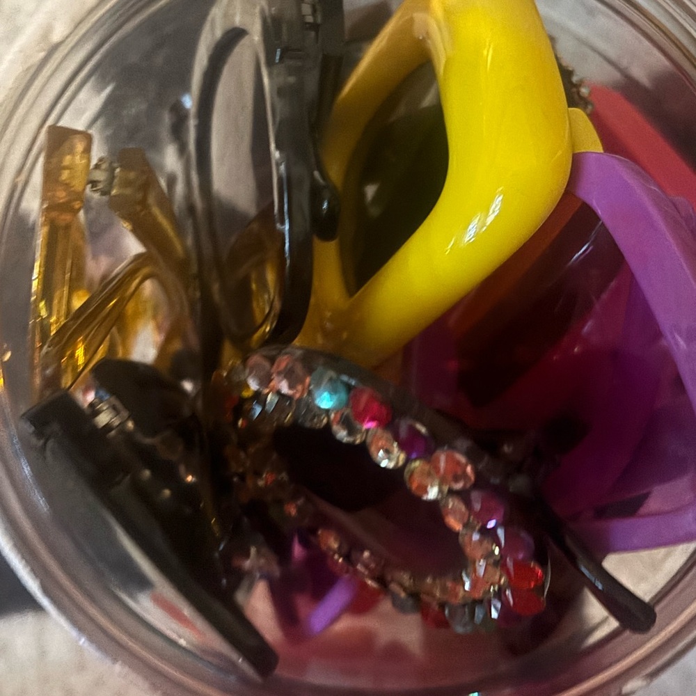 2 POUNDS Colorful Sunglasses Collection in Jar - Picture 2 of 3